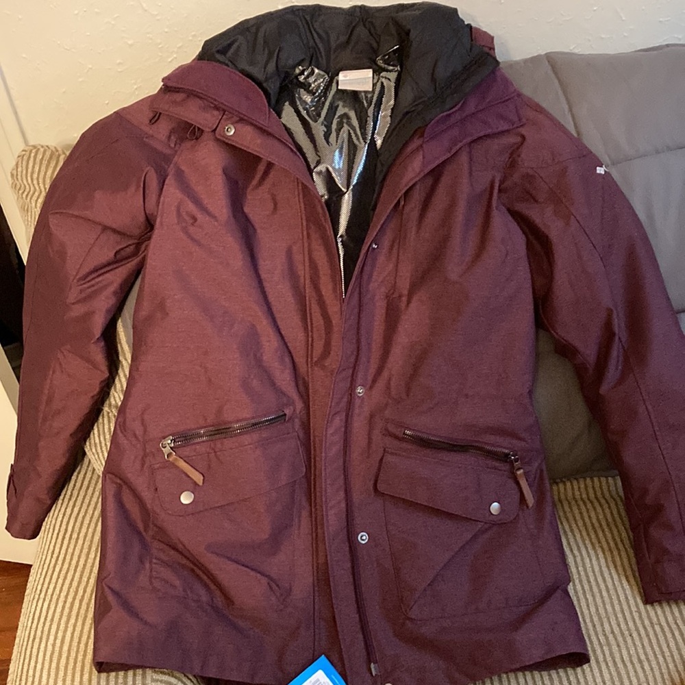 Columbia 3 in 1 interchange jacket. Carson pass